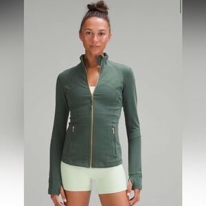 Lululemon Define Jacket *Luon Dark Forest / Gold
Size 6
